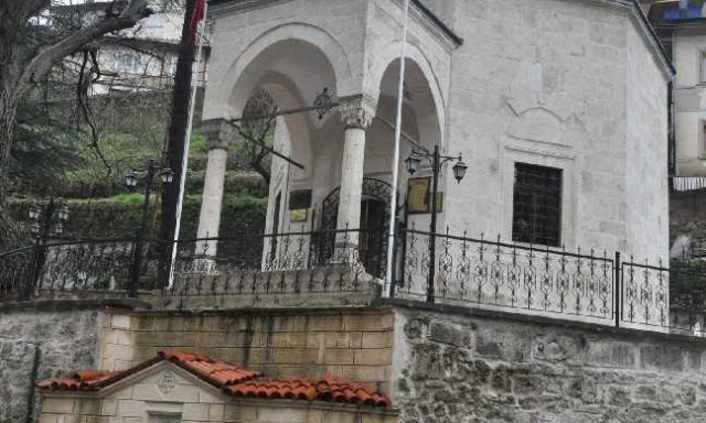 Ömer Emir Sıkkin Hazreti Türbesi